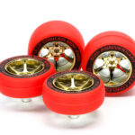 Tamiya 95665 - Red Slick Tires & Gold Color Plated Wheels